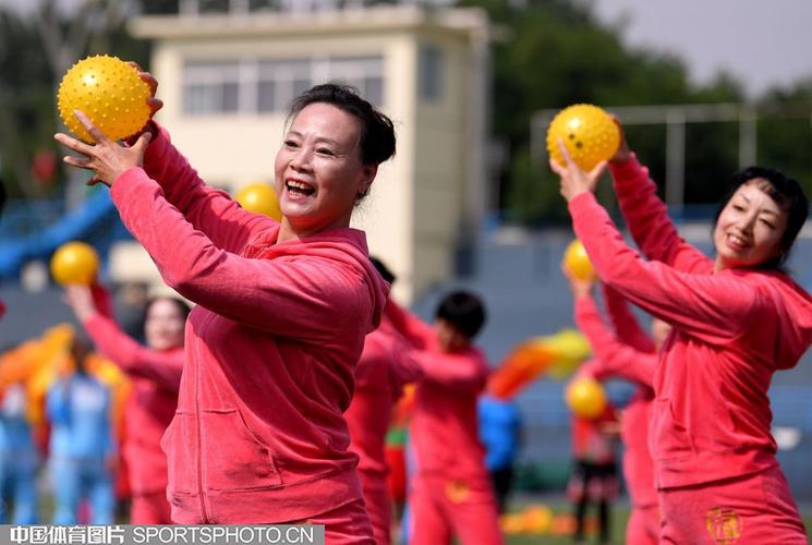 显得尤其重 显得尤其重